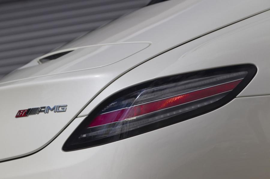  Mercedes-Benz SLS AMG GT 2013 года  (фото 76 из 110)